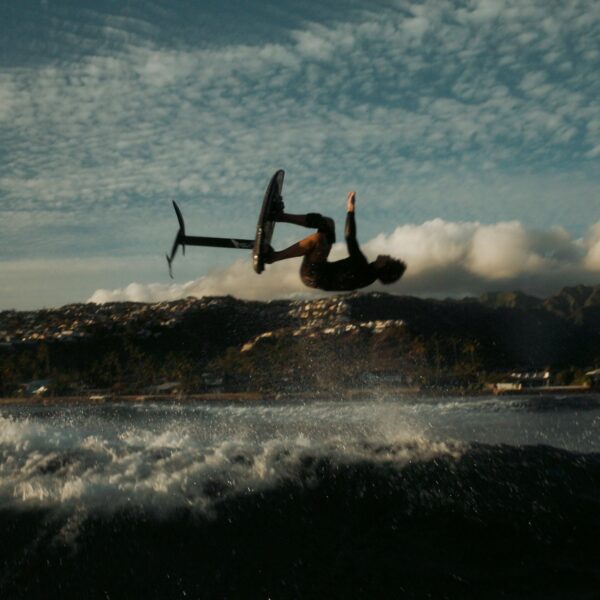 Hero Boutique Ailes - Wing foiling action