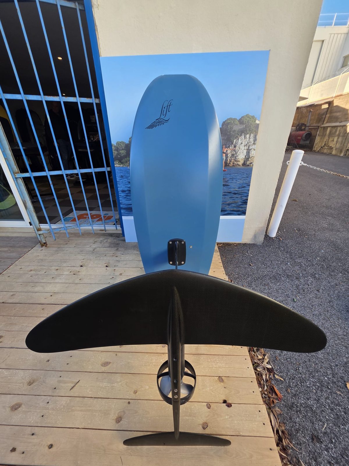 eFoil d'occasion LIFT4 4′9″ Sport 70 L planche bleue